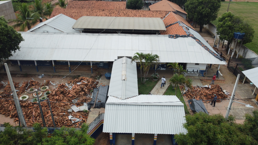 Prefeitura de Cáceres realiza manutenção estrutural em escola no distrito do Caramujo