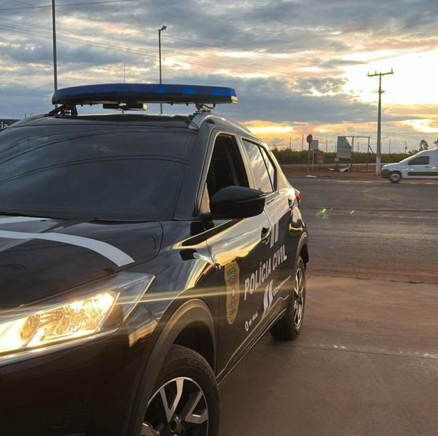 Polícia Civil cumpre mandados contra empresário investigado por transporte ilegal de combustível para garimpos